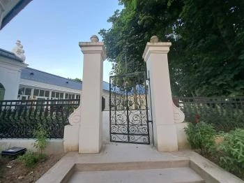 Benczúr-kúria Szécsény