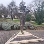 Dr. Márkus Gábor szobra Tiszaújváros - Egyéb