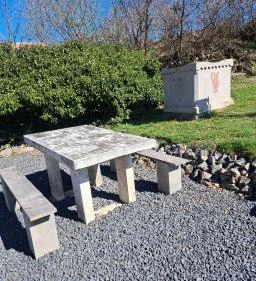 Feri Bácsi Borpincéje