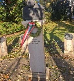 Gróf Batthyány Lajos-mellszobor és Első Független Magyar Kormány tagjai