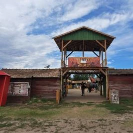 Henryx Western City Császár - Külső kép