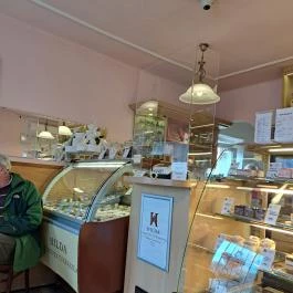 Hilda Cukrászda, Pilisszentkereszt - Egyéb