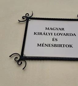 Kiskastély, Magyar Királyi Lovarda