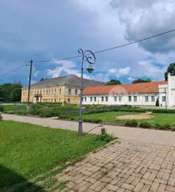 Kiskastély, Magyar Királyi Lovarda