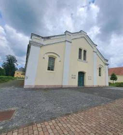 Kiskastély, Magyar Királyi Lovarda