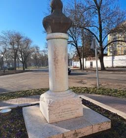 Kossuth Lajos mellszobra