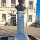 Kossuth Lajos mellszobra Hatvan - Egyéb