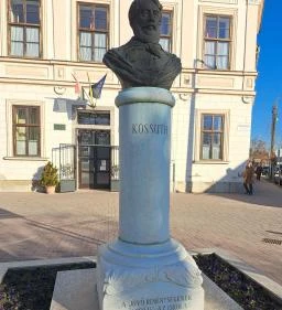 Kossuth Lajos mellszobra