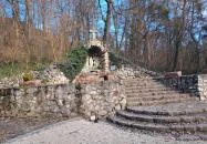 Lourdes-i barlang Bajót