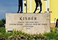 Lovas szobor Kisbér