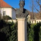 Luxemburgi Zsigmond mellszobor Hatvan - Egyéb