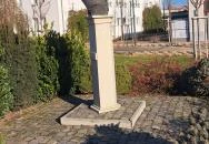 Luxemburgi Zsigmond mellszobor Hatvan