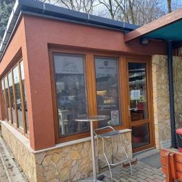 Mama Celestina Büfé Bajót - Egyéb