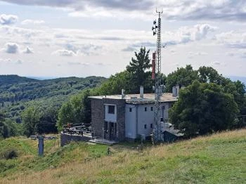 Nagy-Hideg-hegyi turistaház Perőcsény