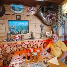 Öreg Favágó Kocsmája Tarján - Belső