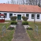 Sarlós Boldogasszony-kegykápolna Máriakálnok - Egyéb