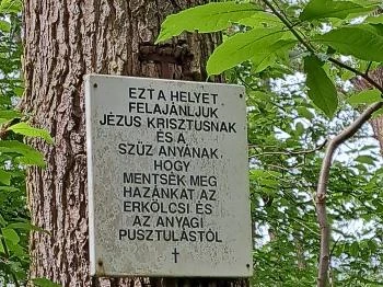 Segítő Szűz forrás & kegyhely Balassagyarmat