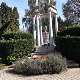 Szatmárcsekei csónakos fejfás református temető Szatmárcseke - Külső kép