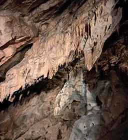 Szent István-cseppkőbarlang