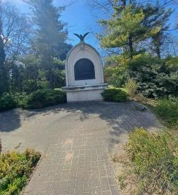 Szent István király és Szent Imre herceg emlékmű