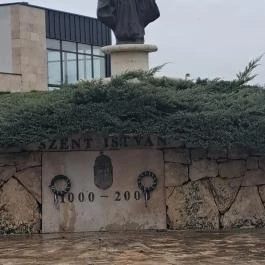 Szent István szobor Tiszaújváros - Egyéb