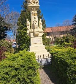 Szentháromság-szobor