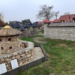 Várpark és Skanzen Dinnyés - Egyéb