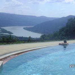 Silvanus Wellness & Konferencia Hotel Visegrád - Medence/kert