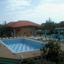 Wellness Hotel Katalin Gyenesdiás - Medence/kert