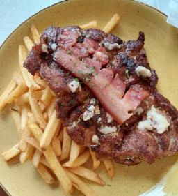 Tölgyfa Étterem & Pub