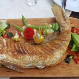 István Grill & Fagylaltkert Balatonmáriafürdő - Étel/ital