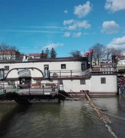 Westy Hajó Étterem & Pub