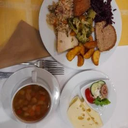 Hotel Panoráma Balatongyörök, Balatongyörök - Vendéglátás