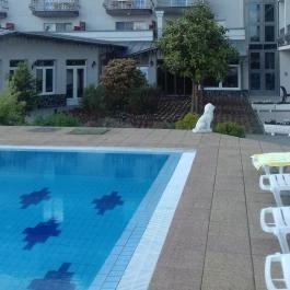 Wellness Hotel Katalin, Gyenesdiás - Medence/kert