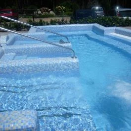 Gosztola Gyöngye-az erdő szállodája Gosztola - Medence/kert