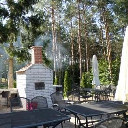 Gosztola Gyöngye-az erdő szállodája Gosztola - Medence/kert