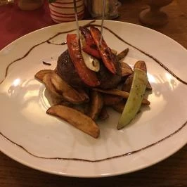 Aranykorona Történelmi Hotel-Étterem & Látványpince, Miskolc - Étel/ital