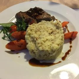 Főtér Cafe Restaurant, Eger - Étel/ital