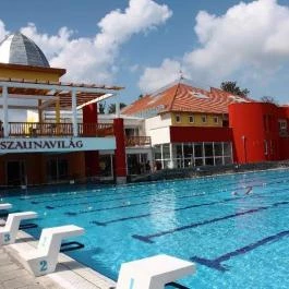 Elixír Medical Wellness Hotel Mórahalom - Medence/kert