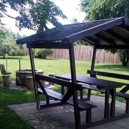 Kék Sziget Pihenőház Abádszalók - Medence/kert