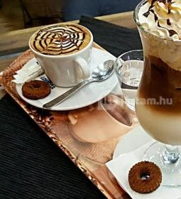 PletykaFészek - World Mall