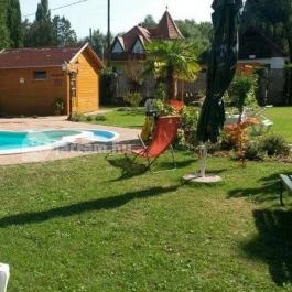 Zsanett Hotel Balatonkeresztúr - Medence/kert