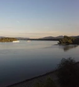 Napraforgó Apartmanház Dunapart 