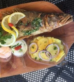 Oszi Bácsi Keszegsütödéje