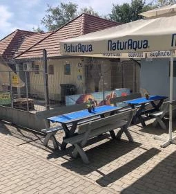 Oszi Bácsi Keszegsütödéje