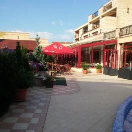 Hotel Kapitány Superior Wellness Sümeg - Medence/kert