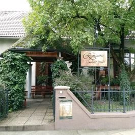 Romantika Cukrászda, Ráckeve - Külső kép