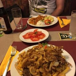 Négy Muskétás Étterem-Söröző Budapest - Étel/ital