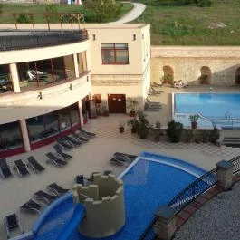 Hotel Kapitány Superior Wellness Sümeg - Medence/kert