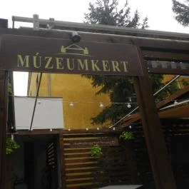 Múzeumkert Étterem Várpalota - Külső kép